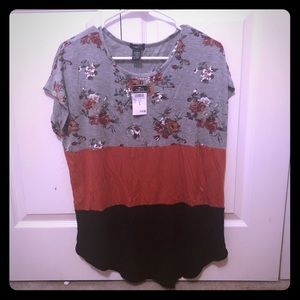 Rue 21 Junior shirt size Large